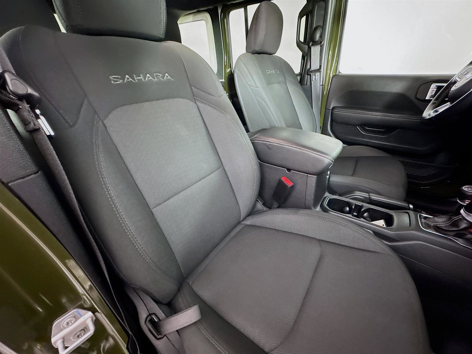 2022 Jeep Wrangler Unlimited Sahara photo 24