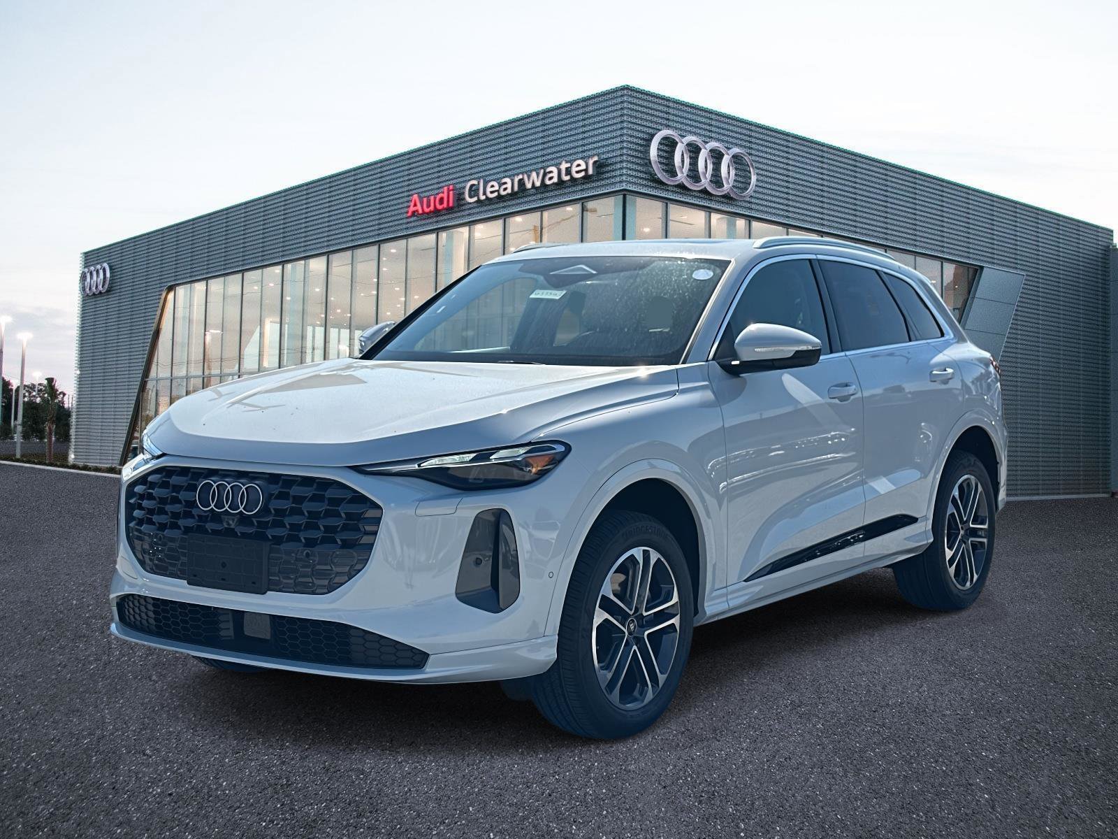 2025 Audi New Q5 Premium's photo