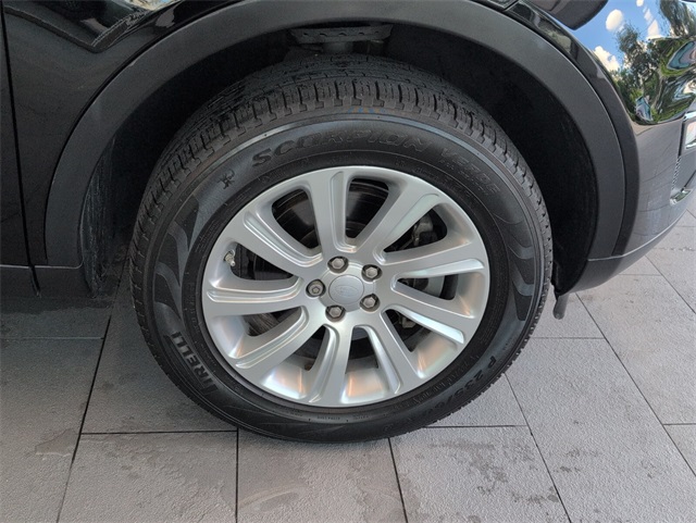 2018 Land Rover Discovery Sport SE photo 16