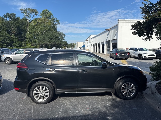 2019 Nissan Rogue SV photo 6