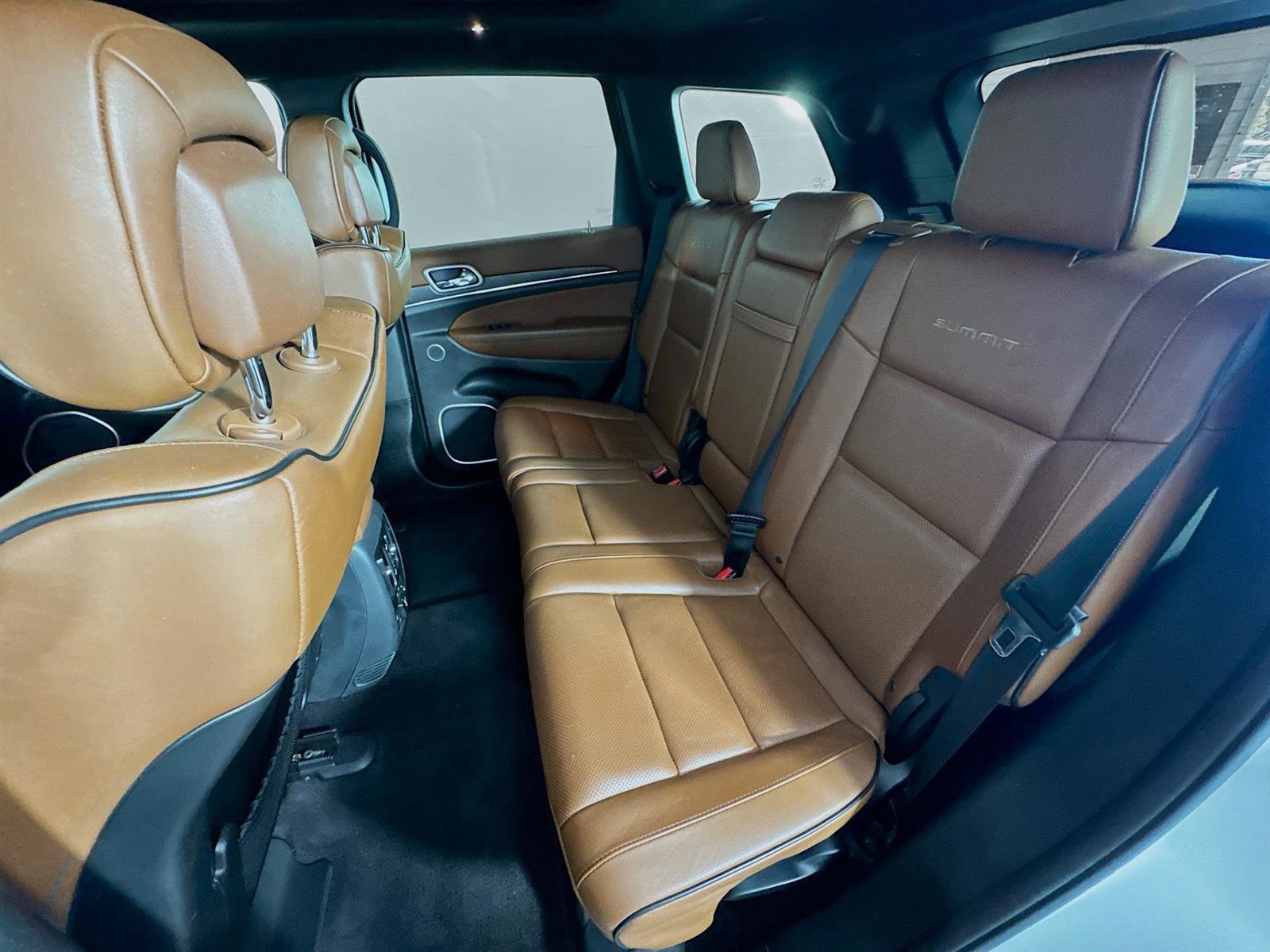 2018 Jeep Grand Cherokee Summit photo 21