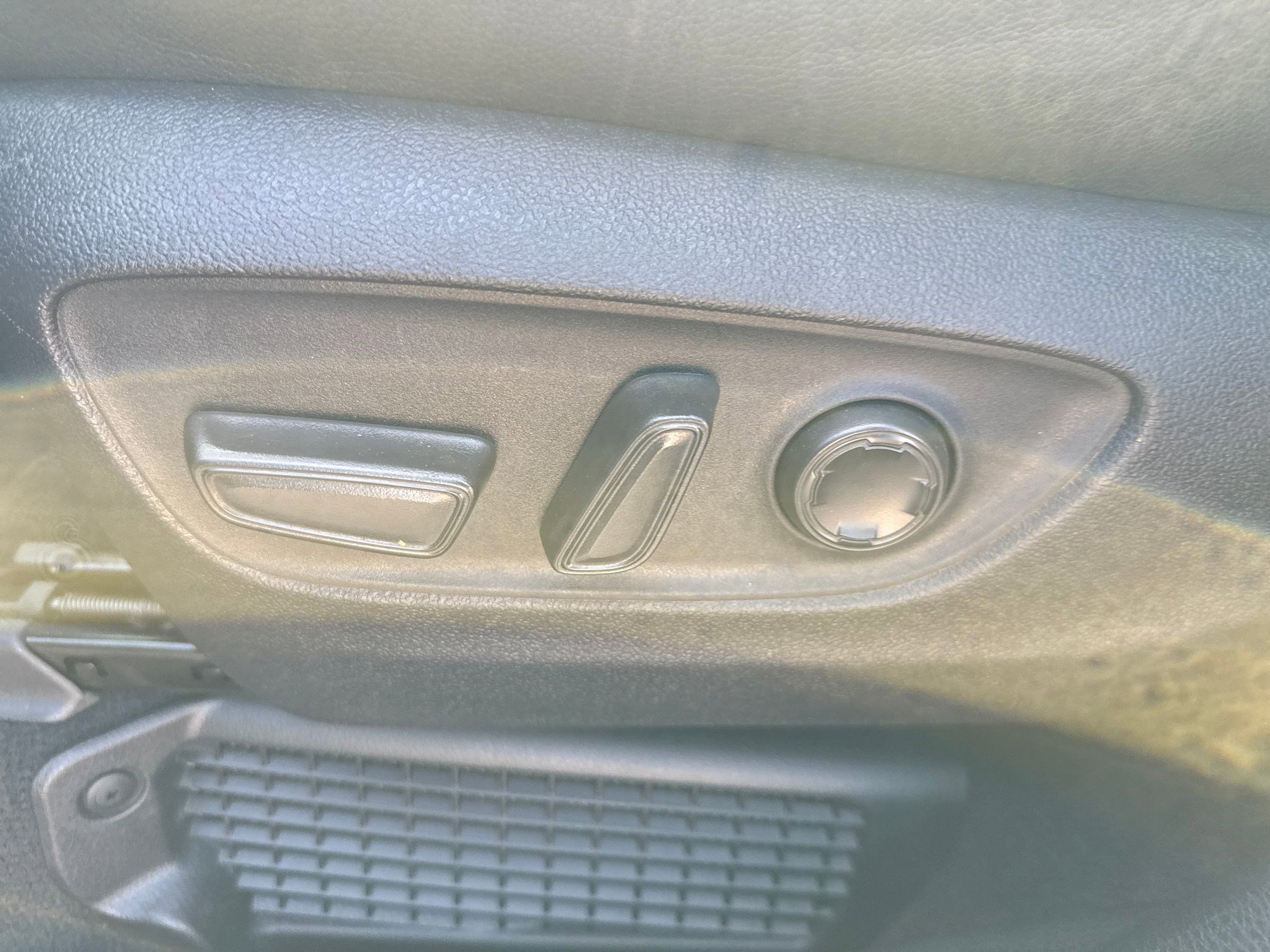 2023 Toyota Sienna XSE photo 13