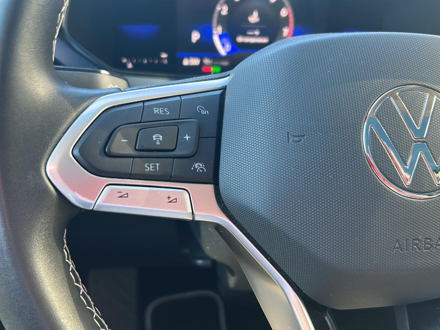 2023 Volkswagen Taos SE photo 11