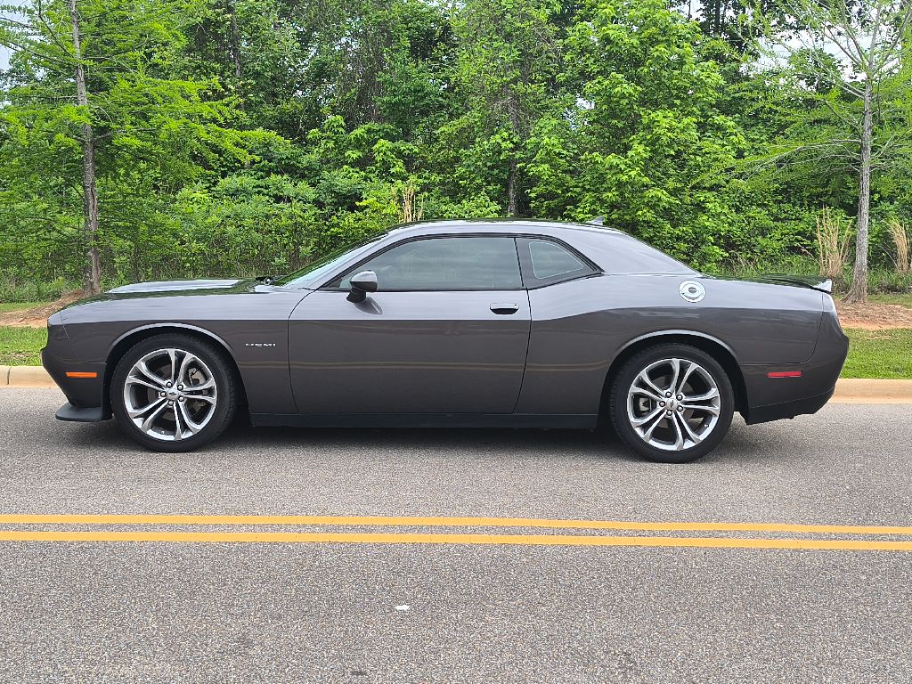 2022 Dodge Challenger R/T photo 2