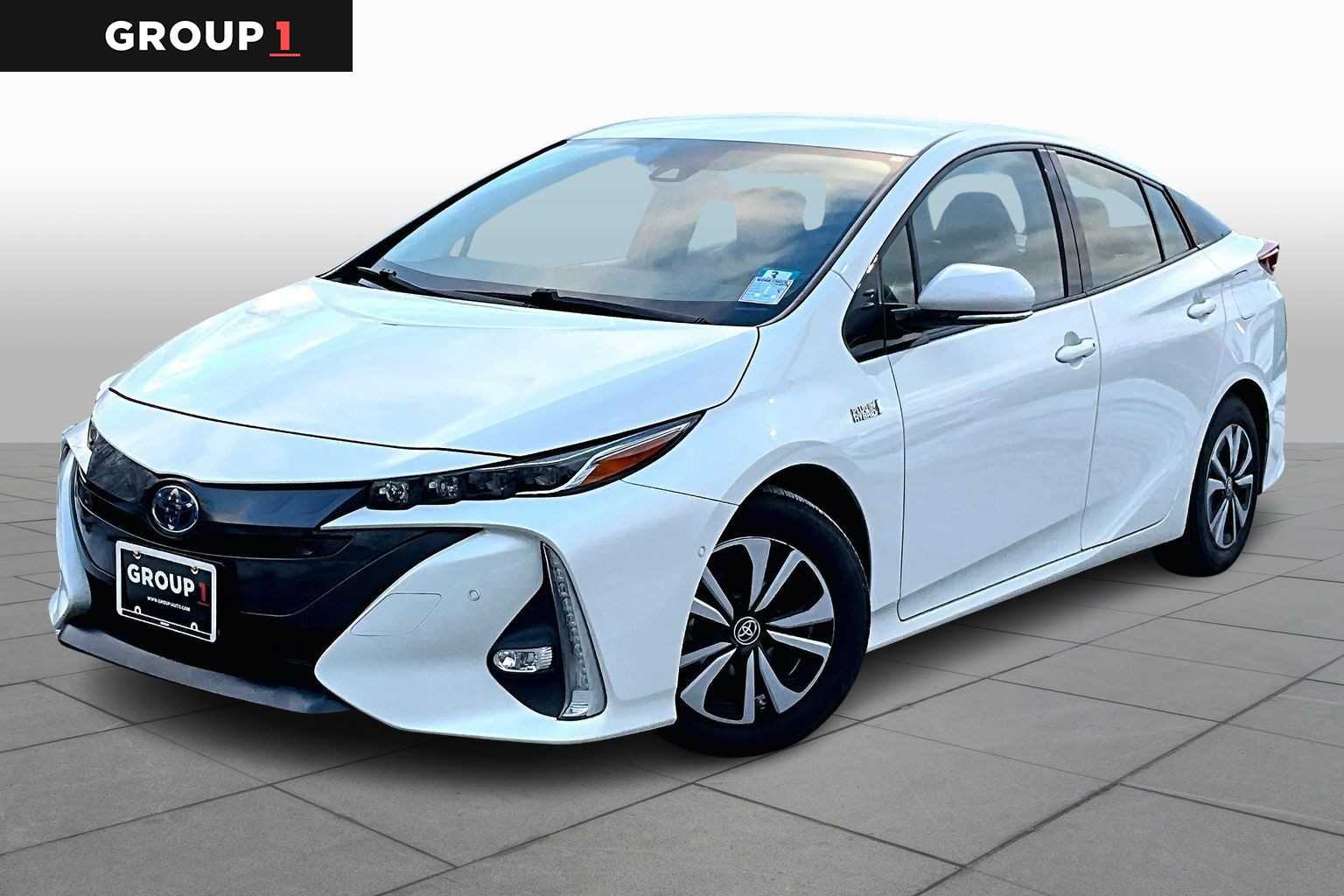 2017 Toyota Prius Prime Advanced's photo