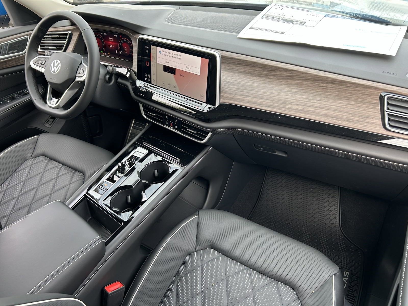 2025 Volkswagen Atlas SEL Premium R-Line photo 8