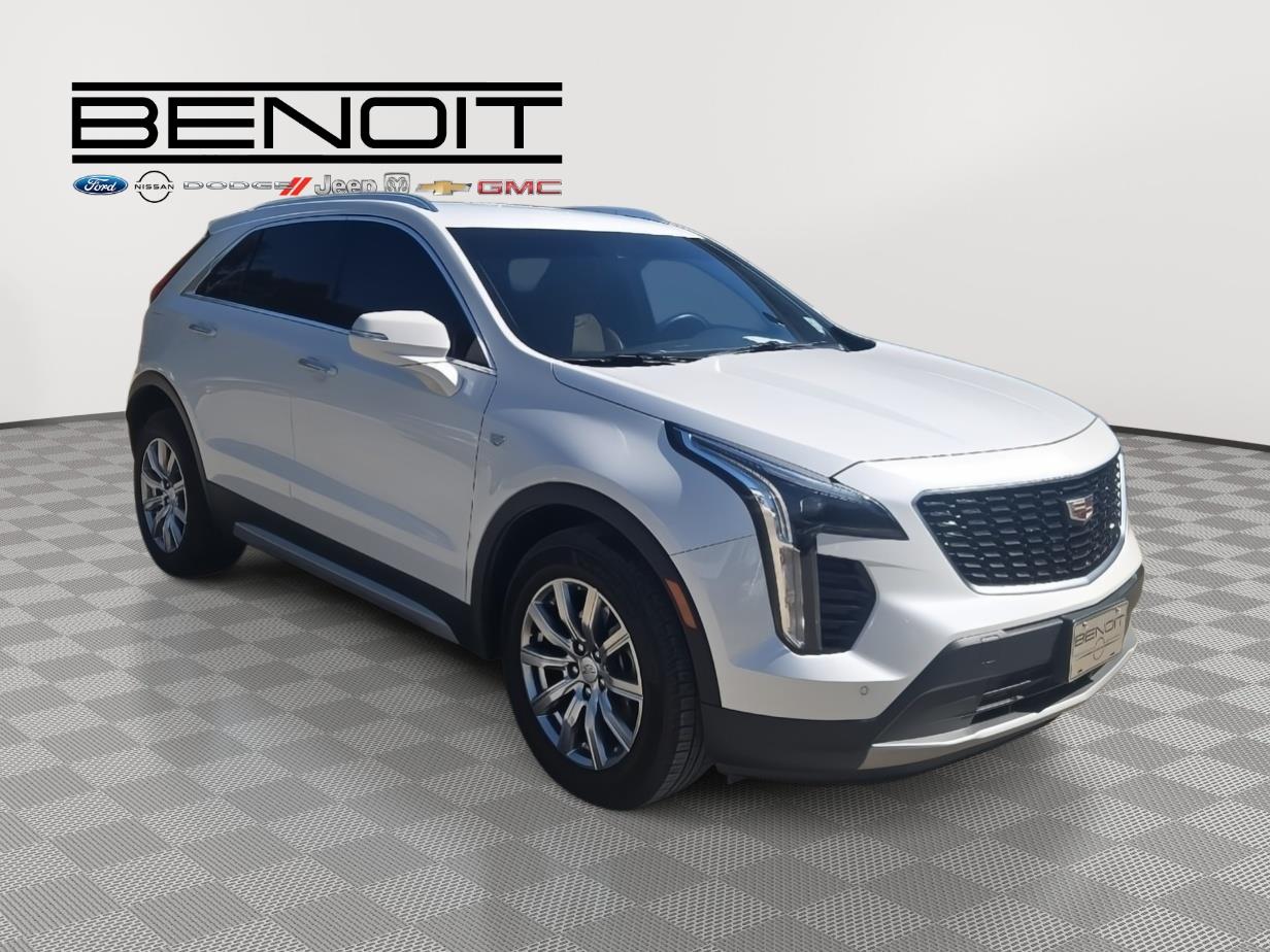 2022 Cadillac XT4 Premium Luxury photo 3