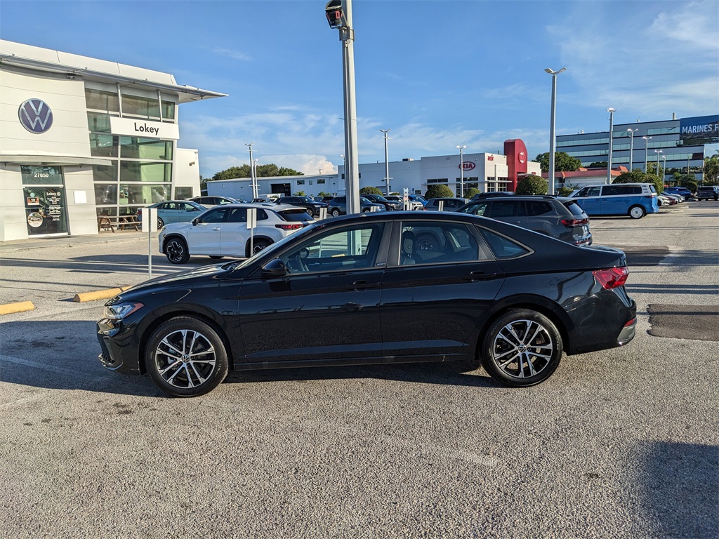 2025 Volkswagen Jetta 1.5T Sport photo 4