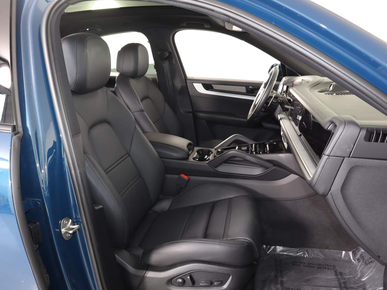 2024 Porsche Cayenne Coupe photo 18