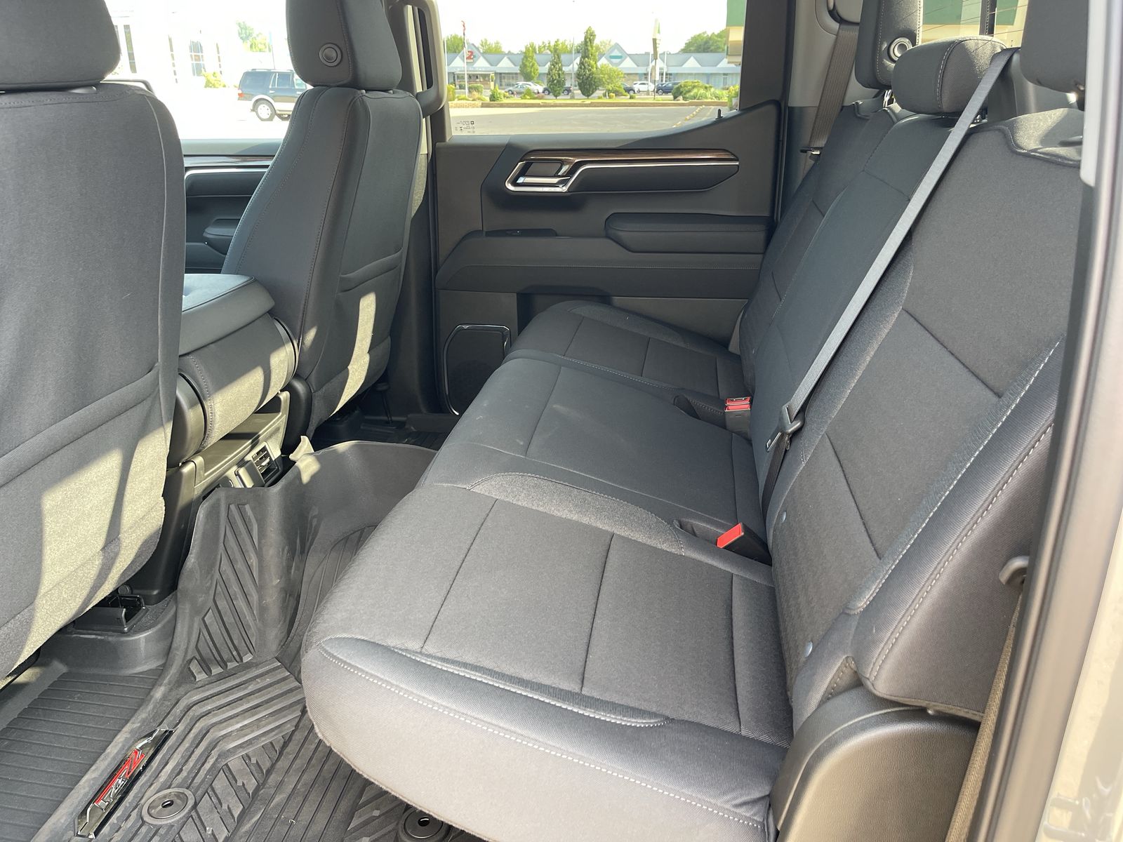 2025 Chevrolet Silverado 1500 LT photo 5