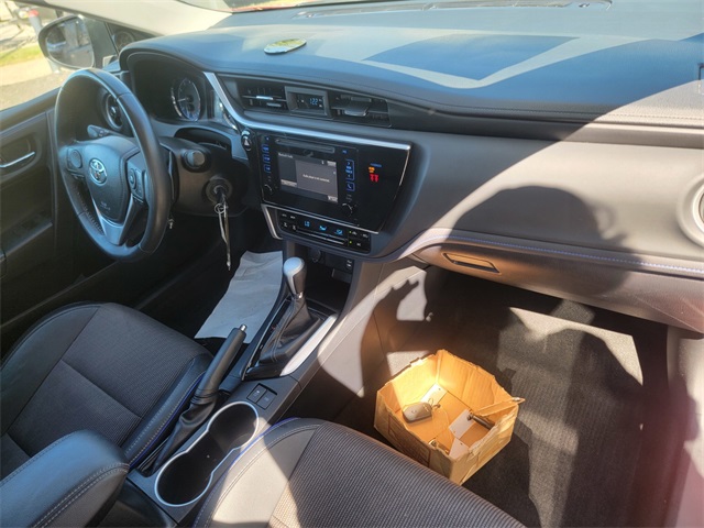 2018 Toyota Corolla SE photo 20