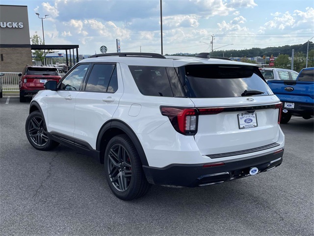 2025 Ford Explorer ST-Line photo 3