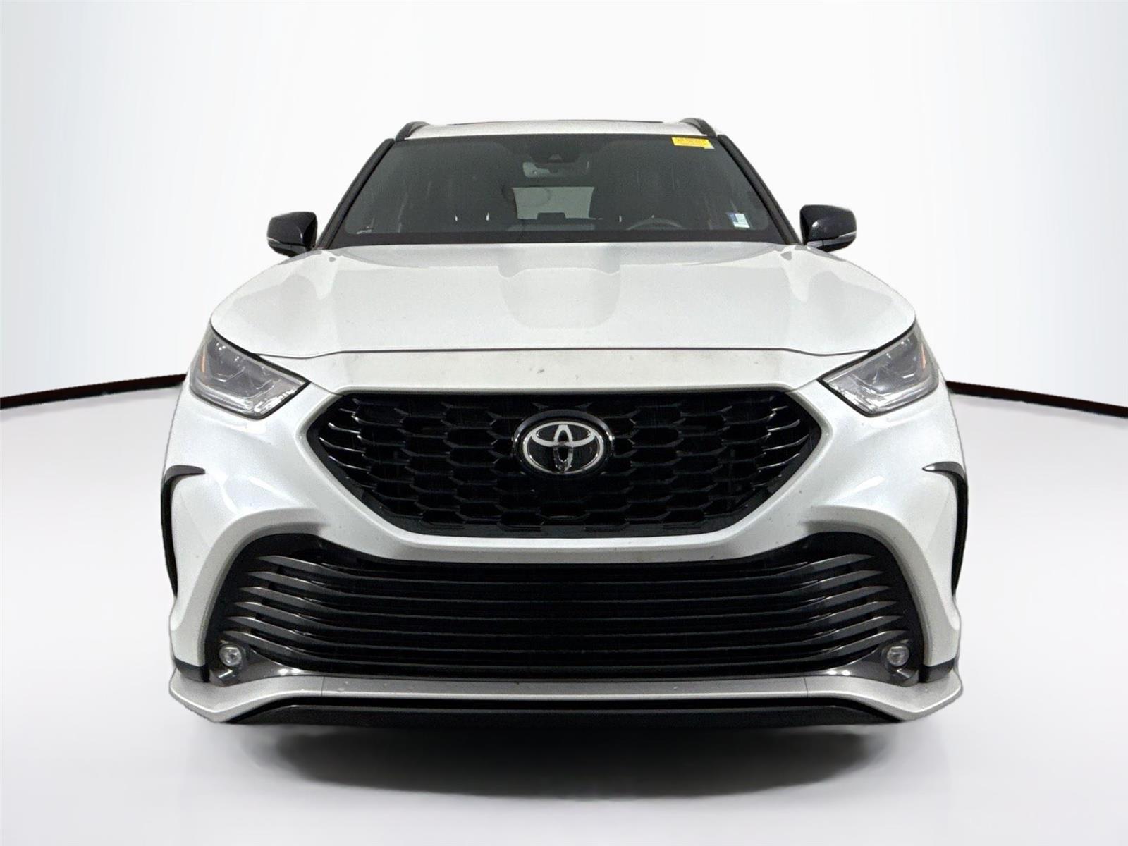 2022 Toyota Highlander XSE photo 3