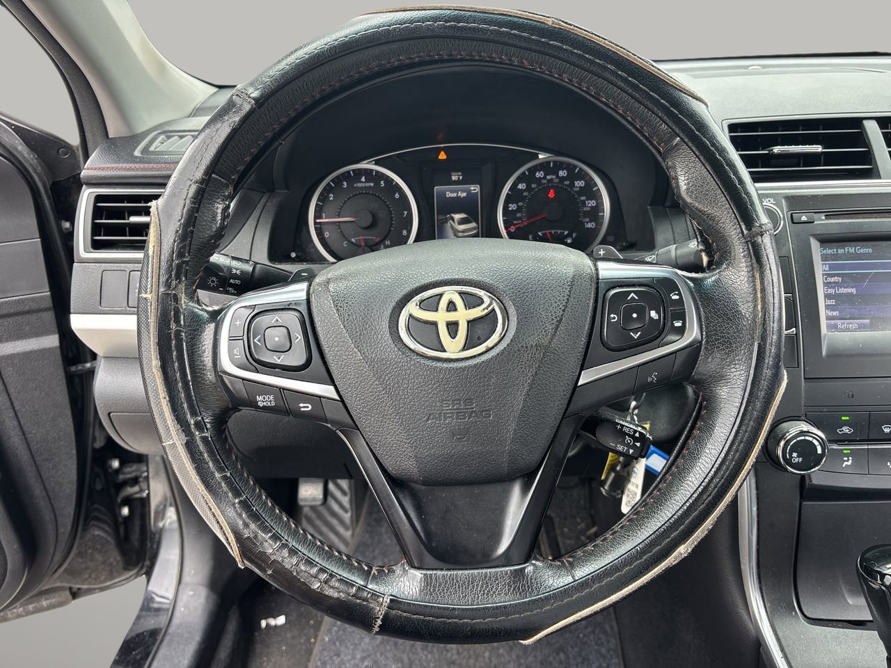 2017 Toyota Camry SE photo 21