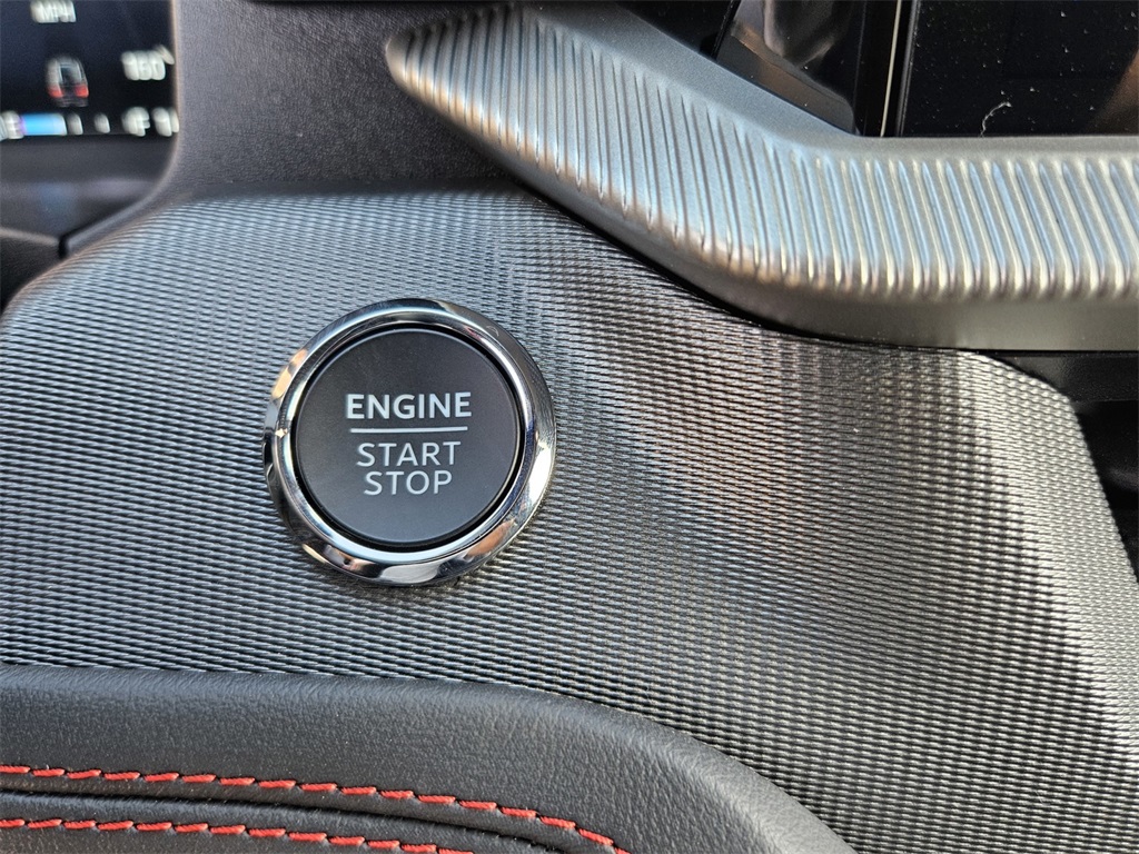 2025 Ford Explorer ST-Line photo 17