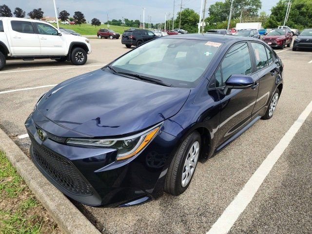 2022 Toyota Corolla LE photo 3
