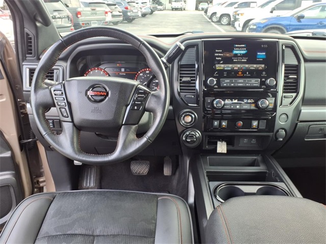 2021 Nissan Titan Crew Cab PRO-4X photo 12