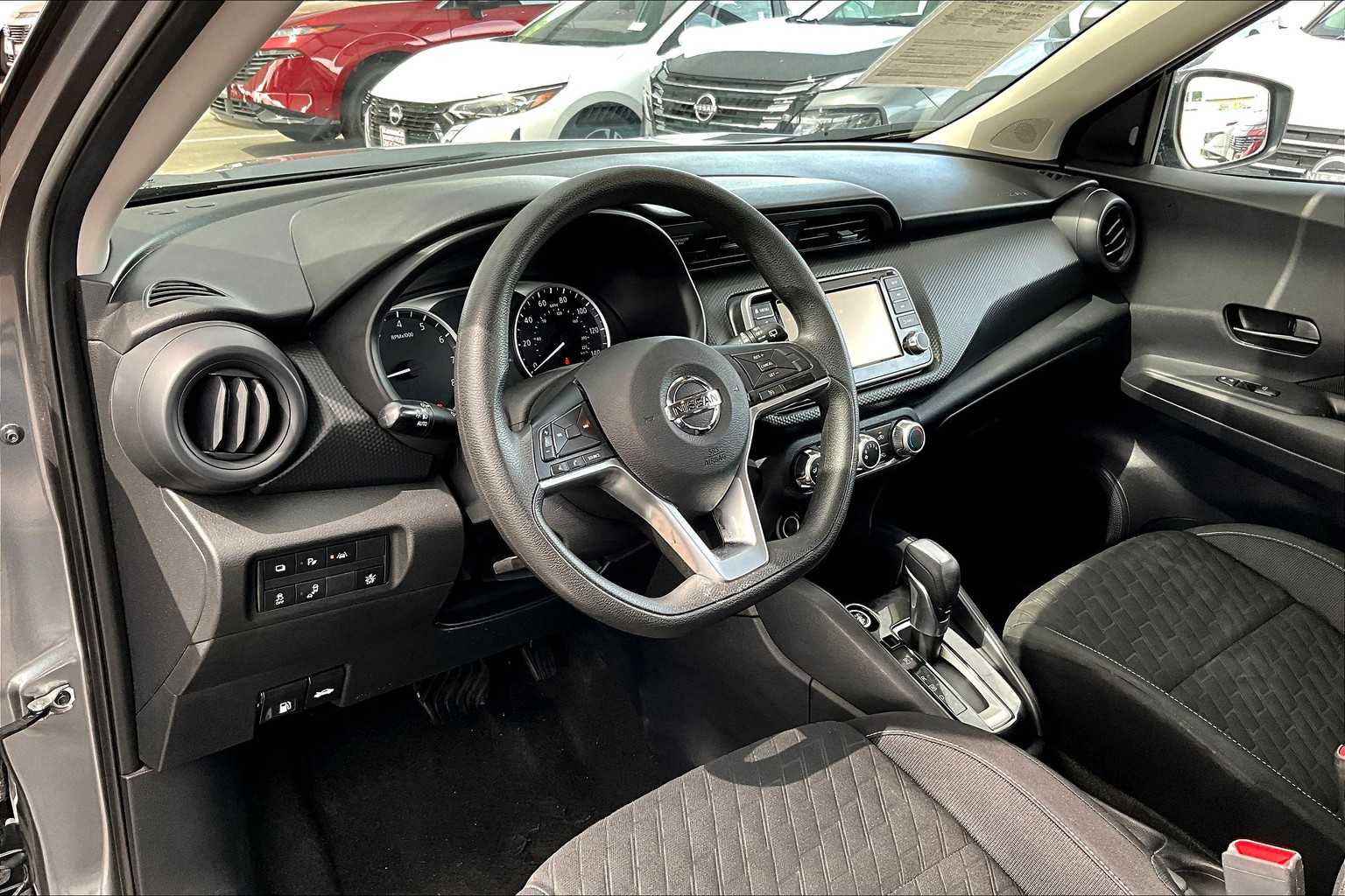 2021 Nissan Kicks S photo 16