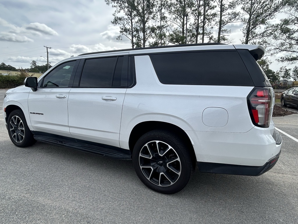 2021 Chevrolet Suburban RST photo 3