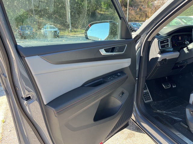 2025 Volkswagen Atlas Peak Edition SE photo 5