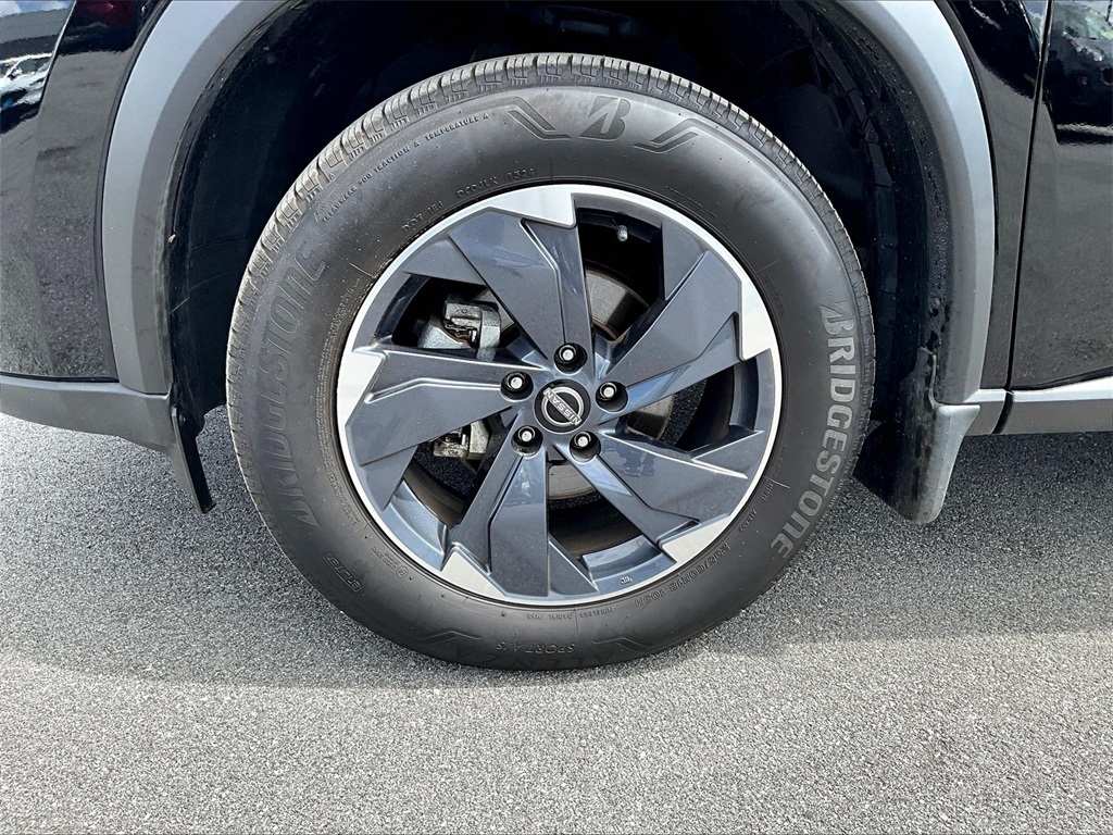 2024 Nissan Rogue SV photo 7