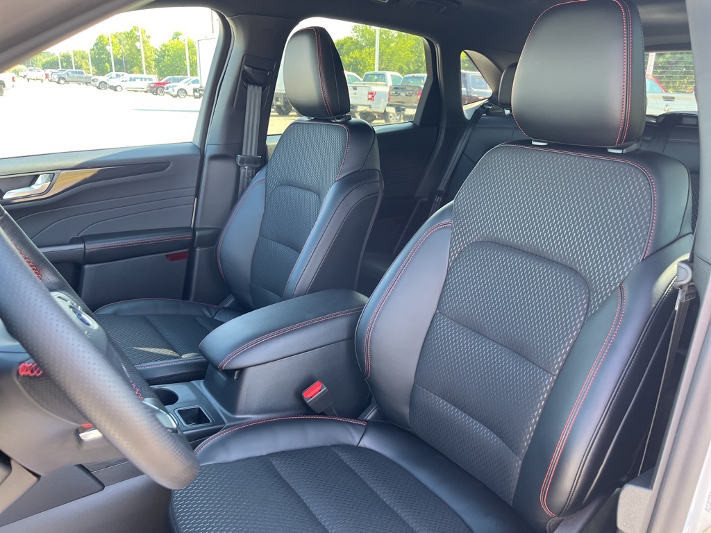 2025 Ford Escape ST-Line photo 14
