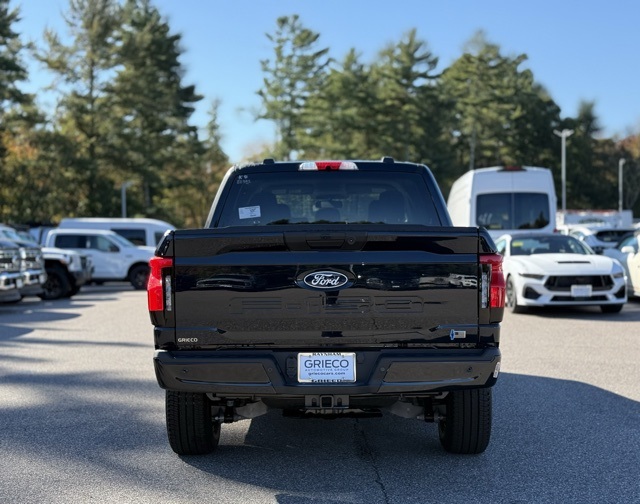 2025 Ford F-150 Lightning XLT photo 4