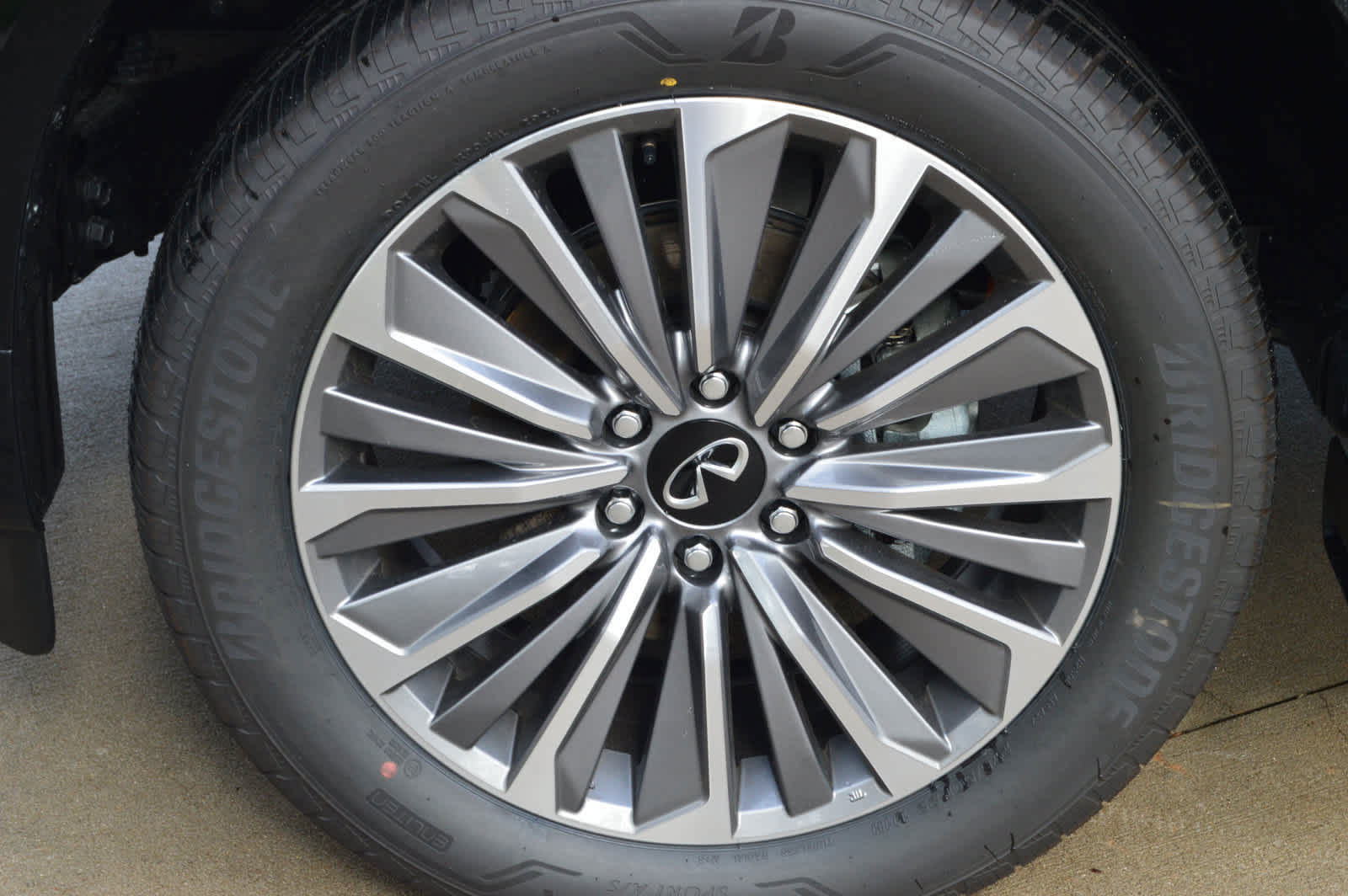 2025 Infiniti QX80 Sensory photo 7