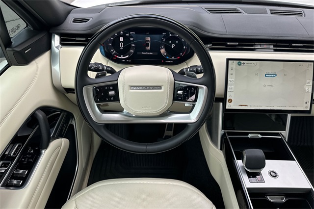 2025 Land Rover Range Rover SE photo 13