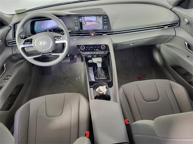 2025 Hyundai Elantra Hybrid Blue photo 17