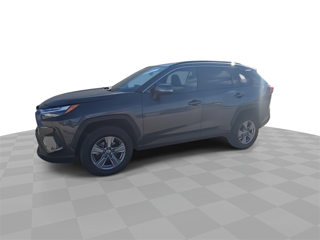 2022 Toyota RAV4 XLE photo 4