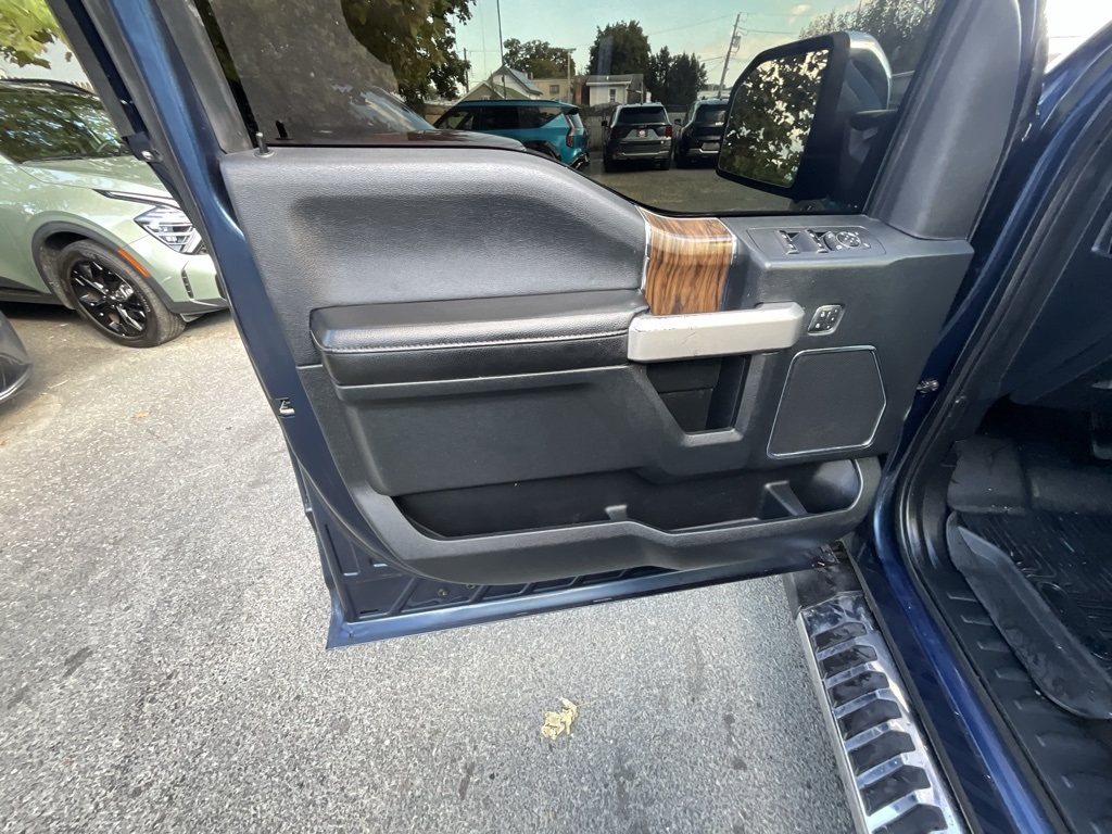 2020 Ford F-150 Lariat photo 10