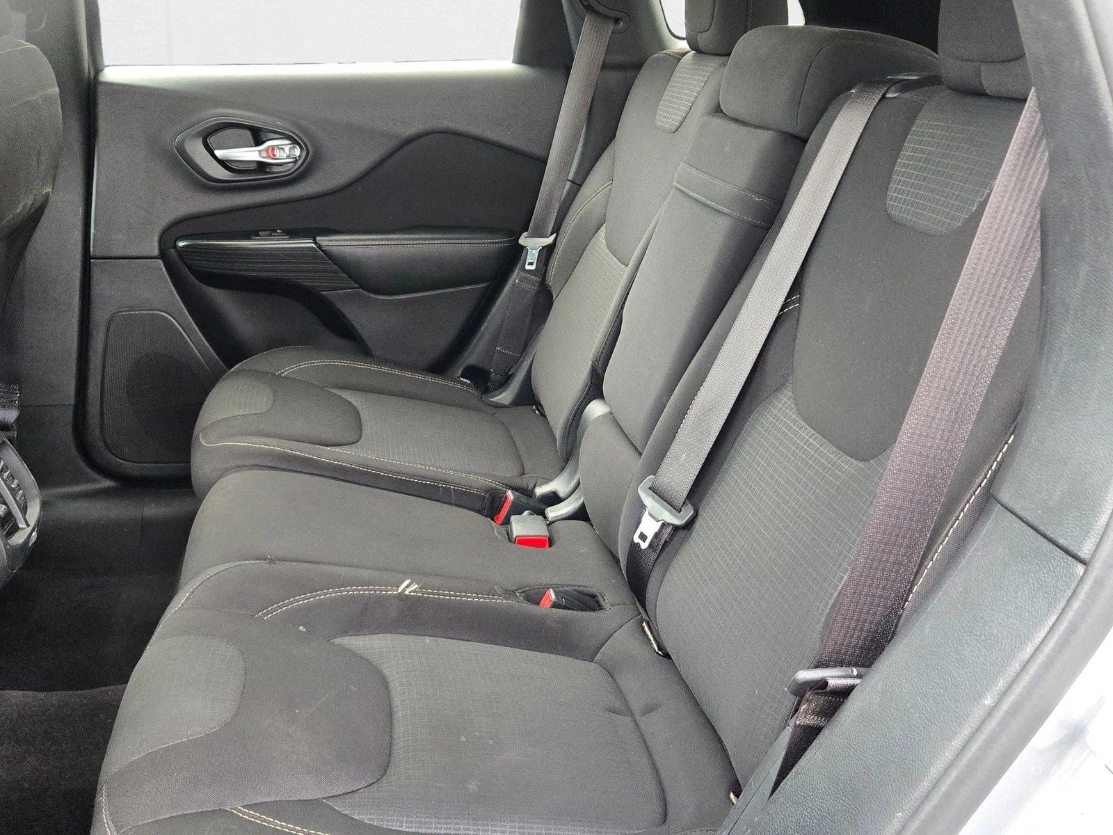 2016 Jeep Cherokee Latitude photo 18