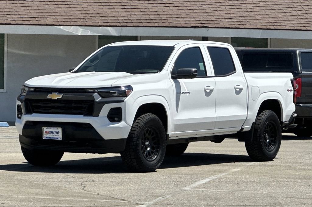 2025 Chevrolet Colorado Work Truck LT photo 8