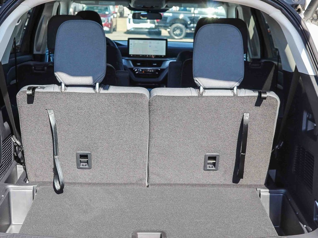 2025 Ford Explorer photo 19