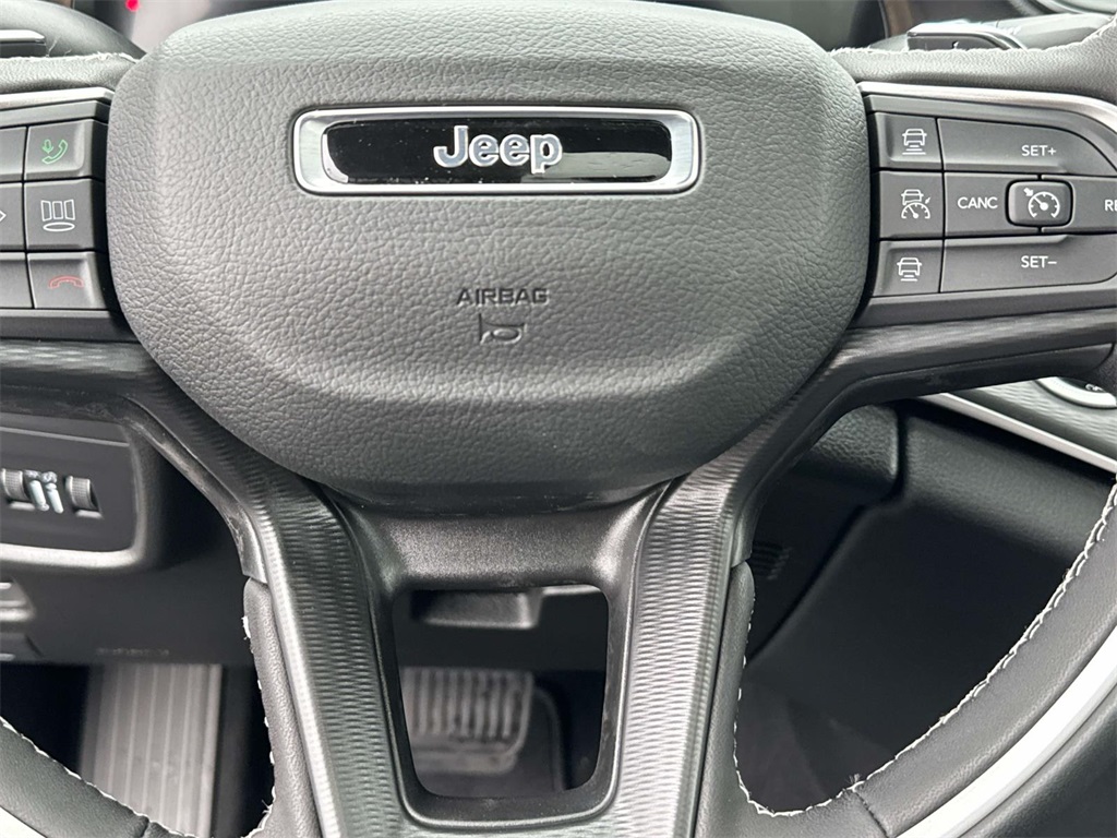 2025 Jeep Grand Cherokee Altitude X photo 16