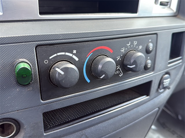 2007 Dodge Ram SLT photo 19