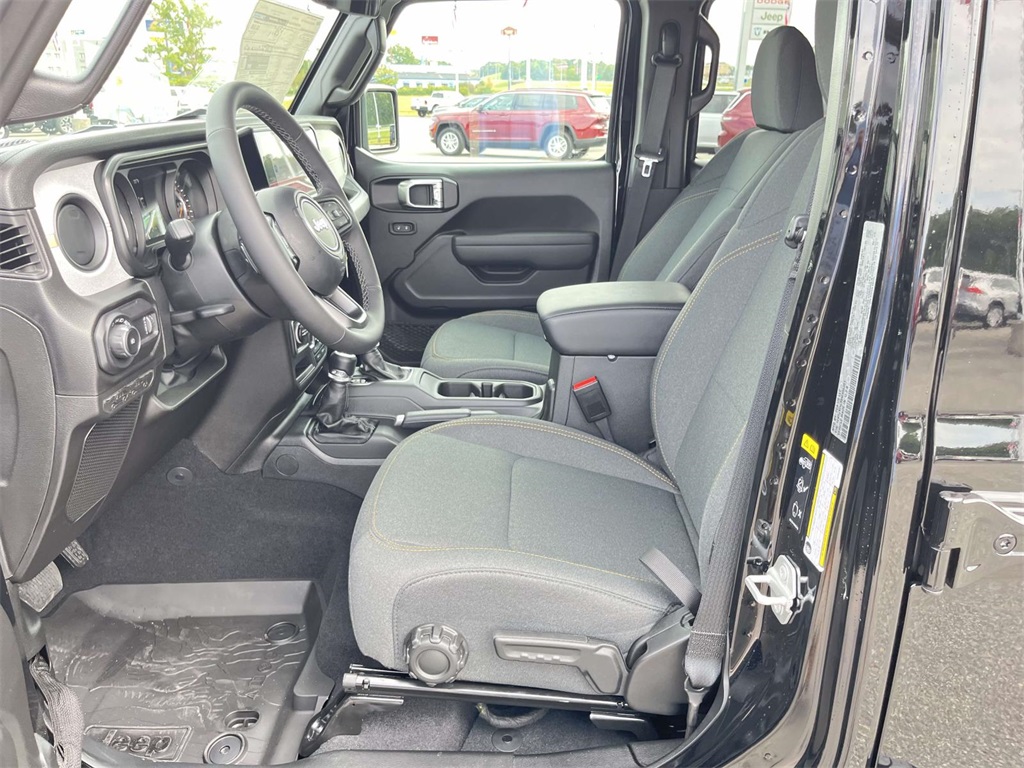 2025 Jeep Wrangler Sport S photo 15