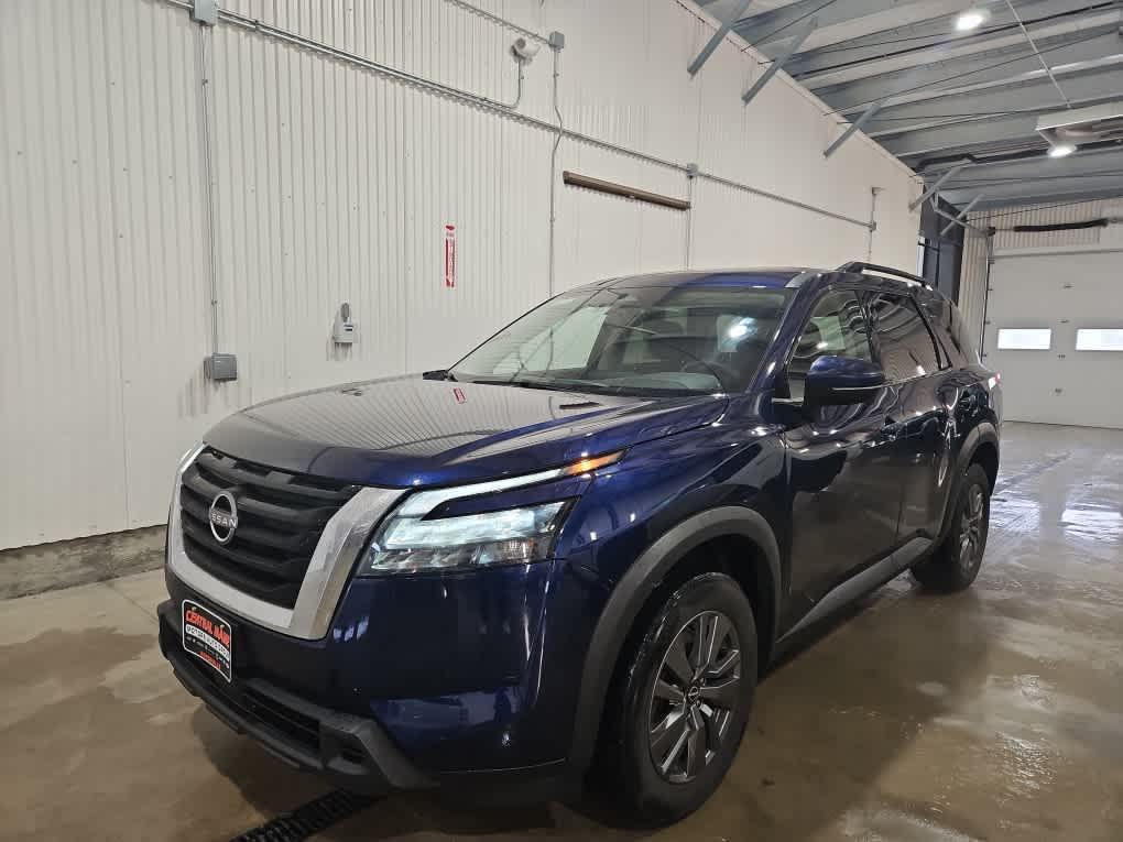 2025 Nissan Pathfinder SV's photo