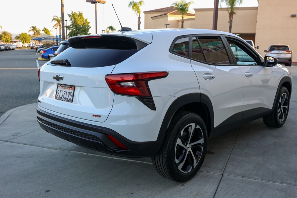 2024 Chevrolet Trax photo 3