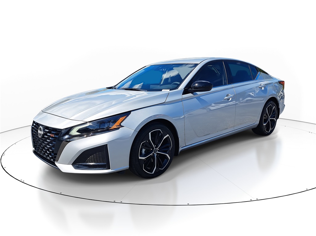 2025 Nissan Altima 2.5 SR photo 4