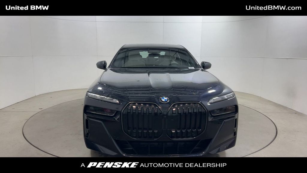 2025 Bmw 760i photo 3
