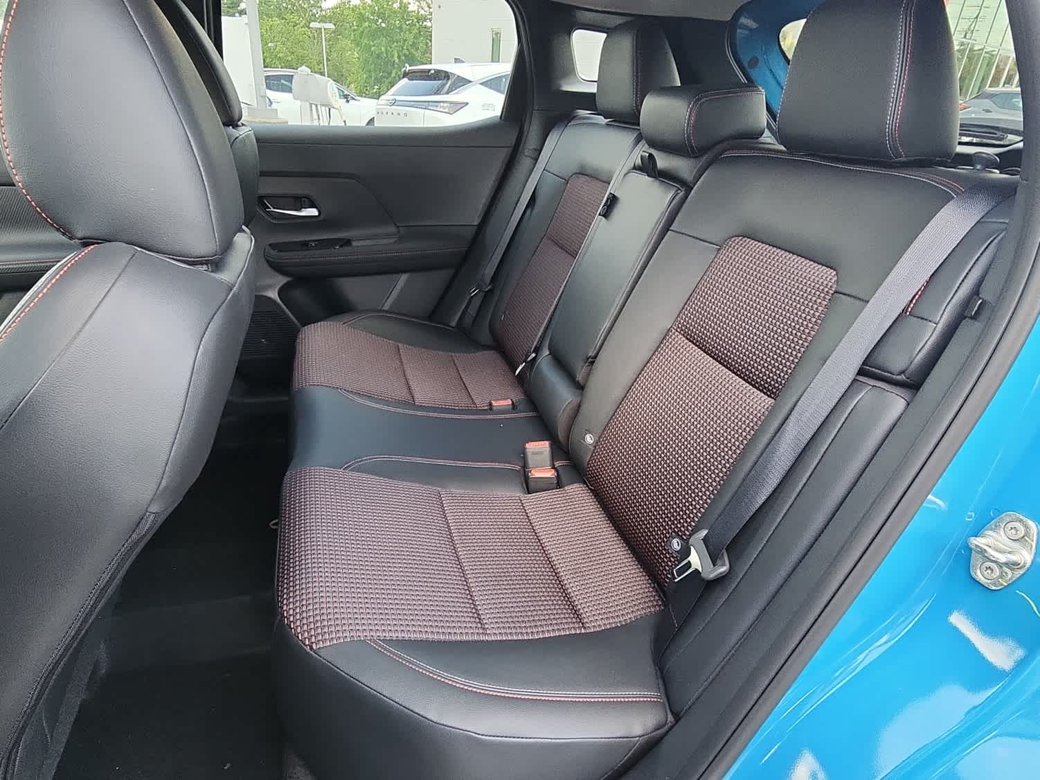 2025 Nissan Kicks SR photo 7