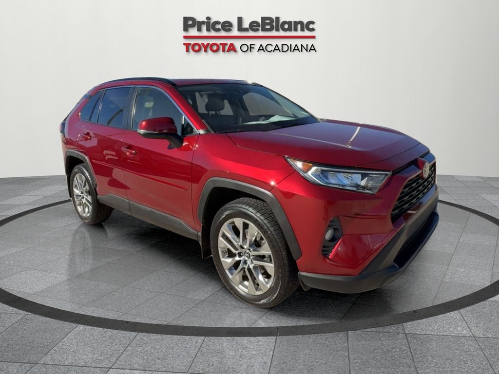 2019 Toyota RAV4 XLE Premium's photo