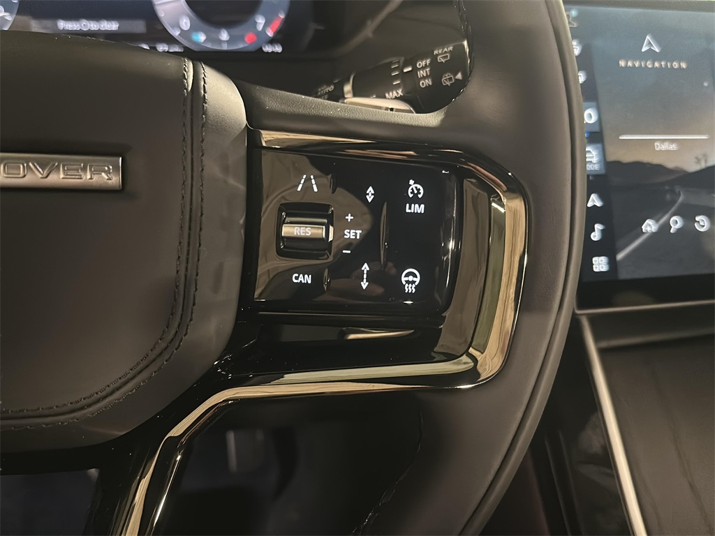 2026 Land Rover Range Rover Velar SE photo 13