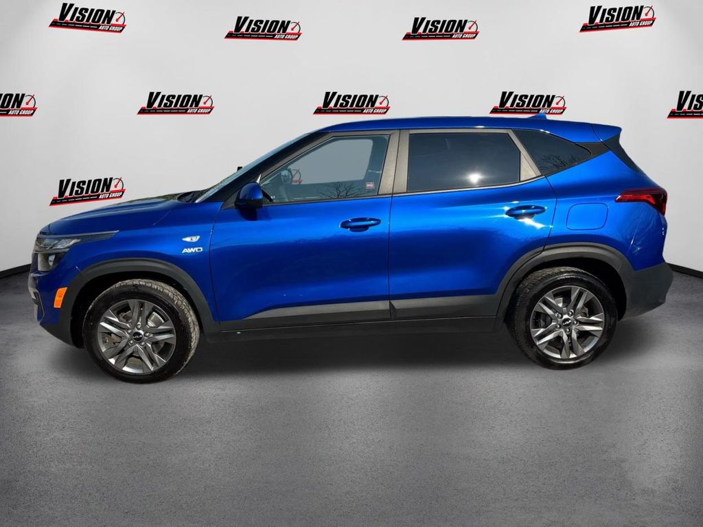 2022 Kia Seltos LX photo 8