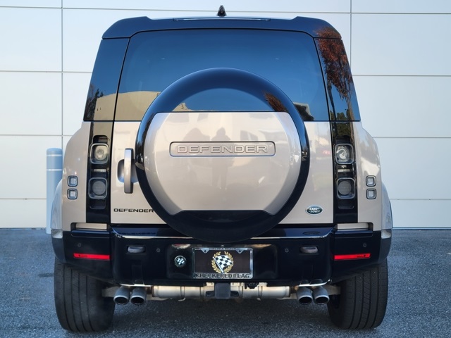 2023 Land Rover Defender 110 V8 photo 4