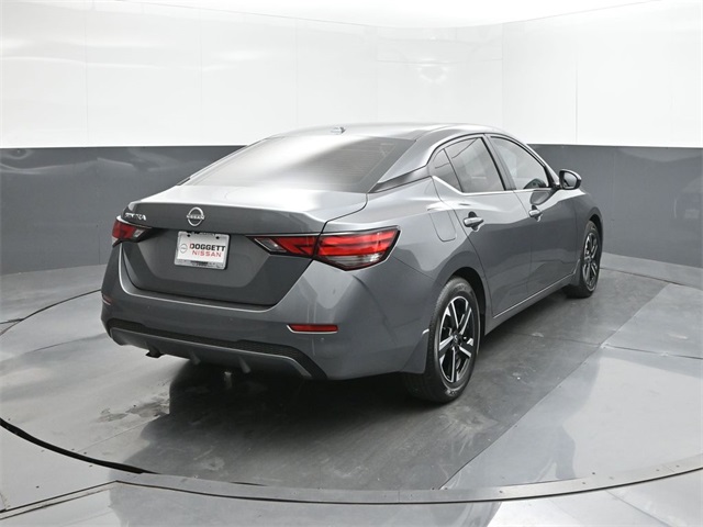 2025 Nissan Sentra SV photo 11
