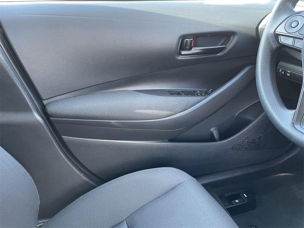 2023 Toyota Corolla LE photo 19