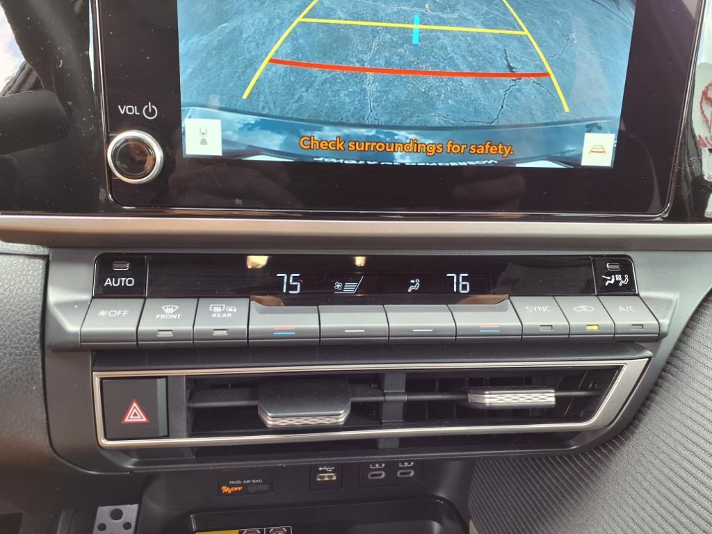 2025 Toyota Camry SE photo 17